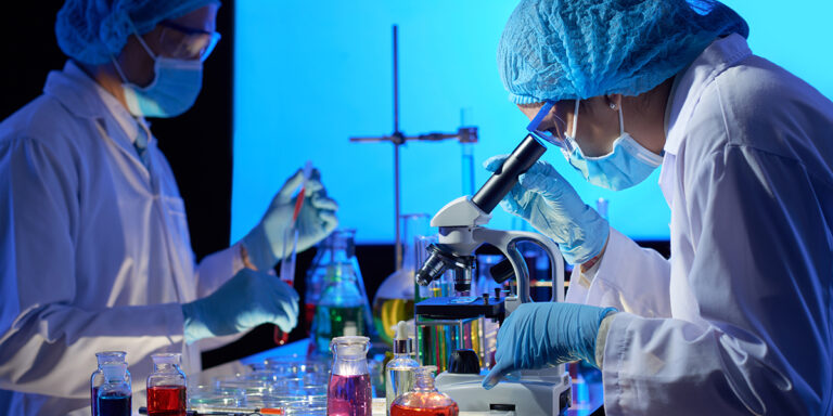 Scientists working on covid-19 vaccine