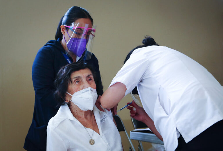 vacunacion-adultos-mayores