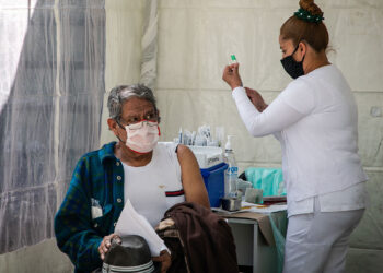 Hoy dio inicio la  vacunación contra Covid 19 a adultos mayores en la Ciudad de México.  Foto: © Oswaldo Ramírez / Forbes México 15 febrero 2021