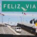 CIUDAD JUÁREZ, CHIHUAHUA, 23MARZO2020.- Los cruces fronterizos de mercancías y las que se realice cuestiones de salud o trabajo seguirán sin afectación alguna, solamente habrá restricciones a partir de este sábado 21 de marzo para las personas que van al vecino país por asuntos turísticos y recreativos, los cuales  se consideran no esenciales, dijo el Director General del Fideicomiso de Puentes Fronterizos, Sergio Madero Villanueva. El funcionario dijo en conferencia de prensa que lo anterior es de acuerdo a las declaraciones emitidas este viernes por parte del canciller mexicano Marcelo Ebrad y el Presidente de Estados Unidos, Donald Trump, al anunciar las medidas sobre cruces fronterizos a partir de mañana a efecto de contener la propagación de la pandemia del coronavirus (Covid-19). Expuso que las expresiones difundidas por el canciller mexicano y el Presidente Trump, se enfocan a que se continúa permitiendo el cruce de mercancías con la función de comercializar en la frontera sin afectaciones a ninguna de las plantas maquiladoras. De acuerdo con lo que se cuenta de información, precisó, resulta que el 99 por ciento de los cruces de carga, tiene que ver con material que se utiliza para ser procesado en las maquiladoras de esta ciudad, y después ser devueltas como producto final hacia EUA. Esto viene a ser una buena noticia, puesto que no se interrumpirá esa mecánica.
FOTO: NACHO RUIZ/CUARTOSCURO.COM