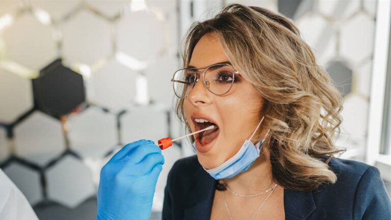test-de-saliva-nuevo-para-detectar-la-covid-de-forma-mas-eficaz_6eee33e5_1280x720