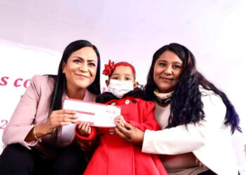 Ariadna Montiel en el anuncio de la universalidad de pensión en CDMX.