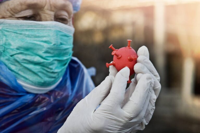 El-enigma-del-coronavirus-por-que-unos-lo-sufren-tanto-y-otros-tan-poco