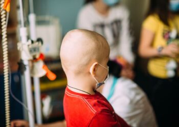 Atienden necesidades de familiares de menores con cáncer