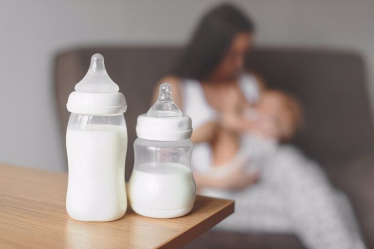 ¡Que no te engañen! la leche materna es 'oro', pero no sirve para curar el cáncer
