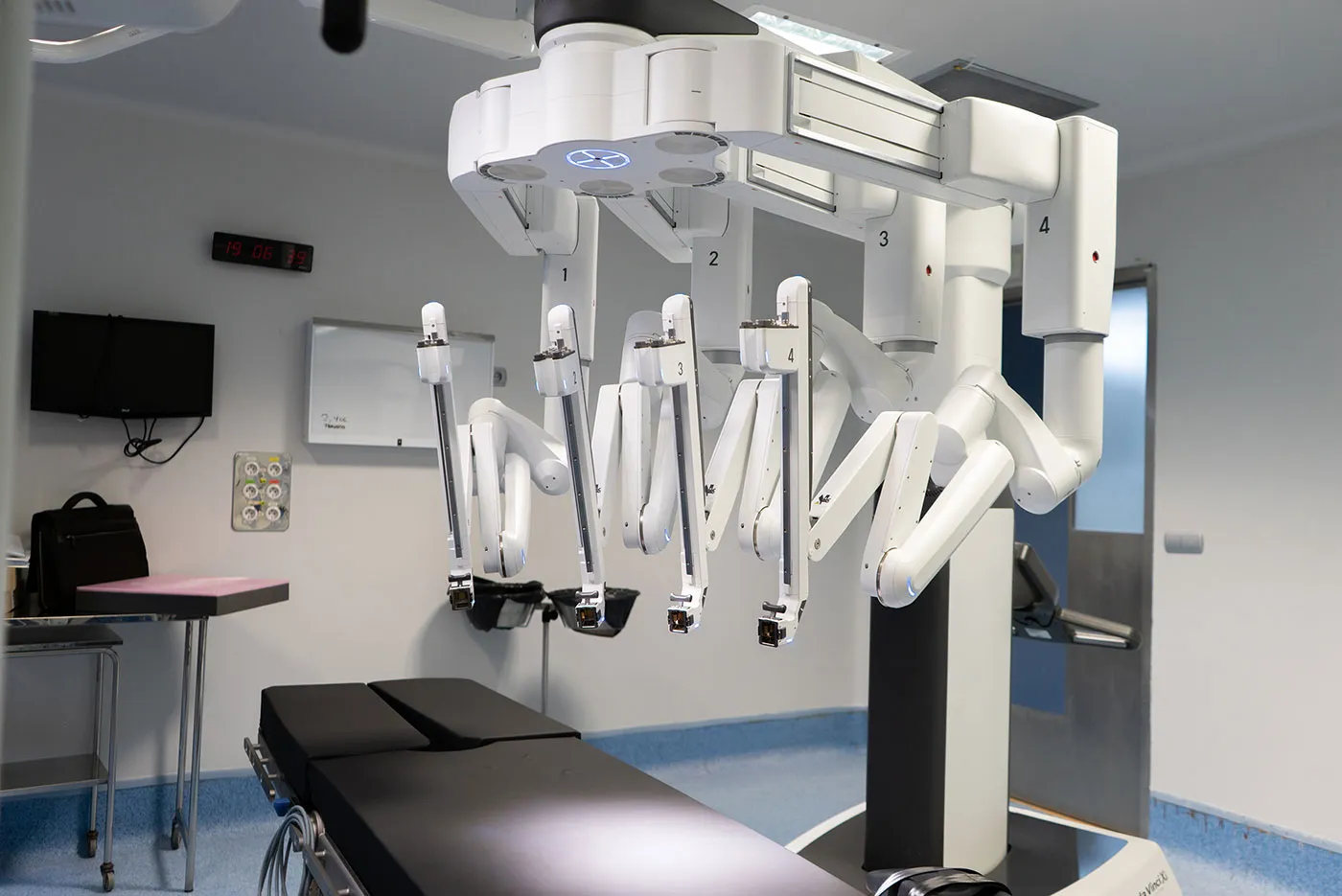 INER realizar procedimientos de alta precisión con robot Da Vinci