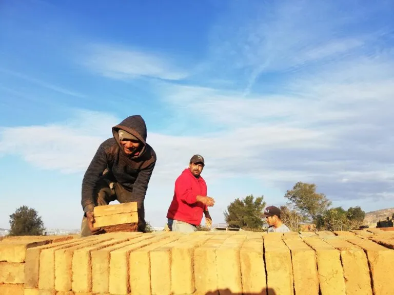 Denuncua, Ladrilleras