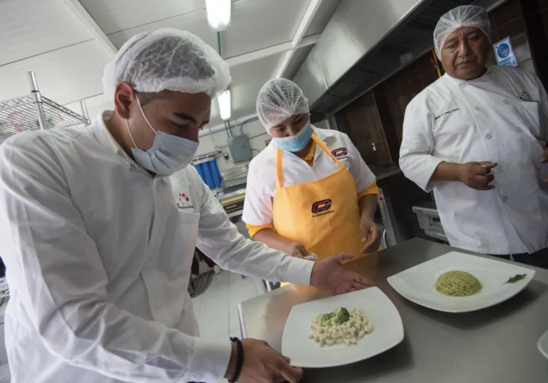 Para Grupo Kosmos el bienestar se construye desde el origen.