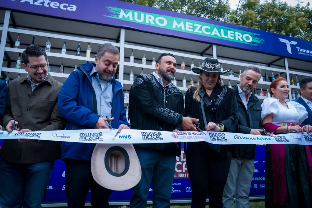 Mundo Mezcal y Banco Azteca potencian el turismo de negocios